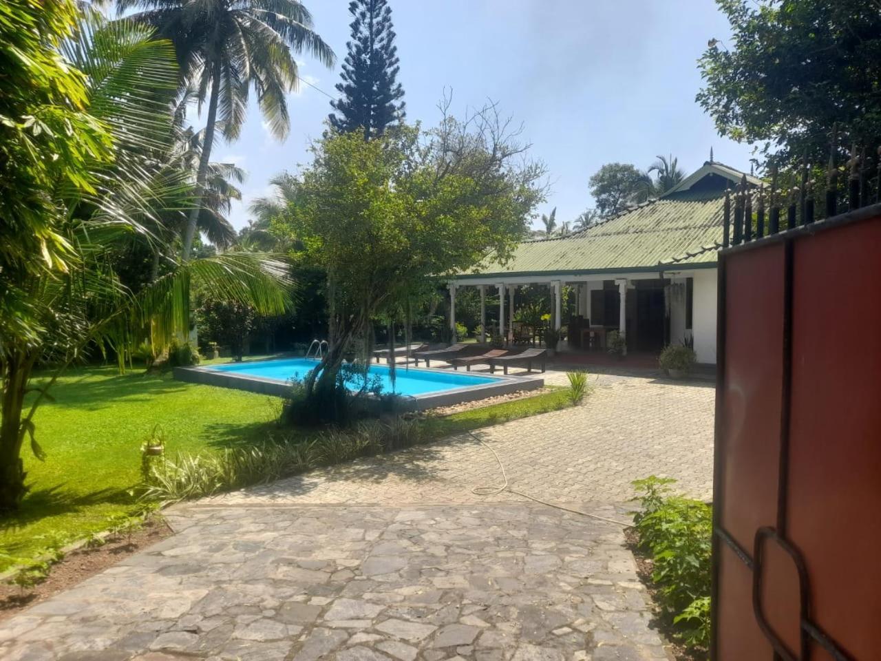 Tranquility Guest House Hikkaduwa Esterno foto
